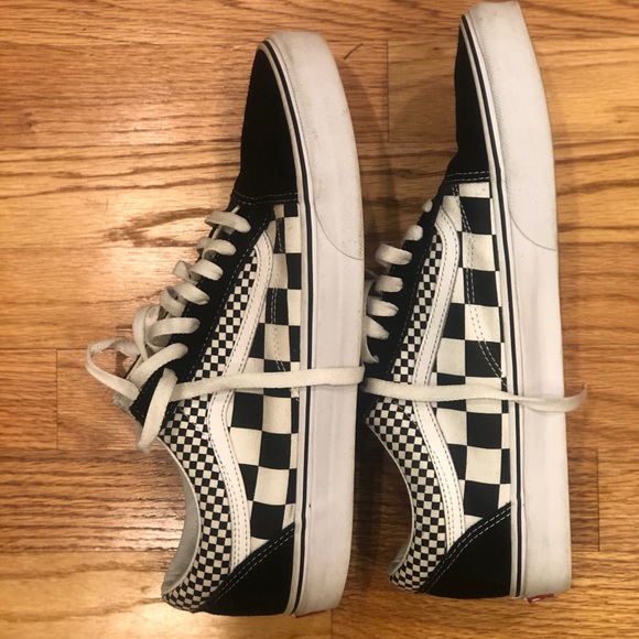 Vans Men's Black and White Checkered Sneakers - Picture 2 of 4